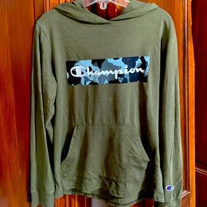 Boys large champion hoodied long sleeve shirt